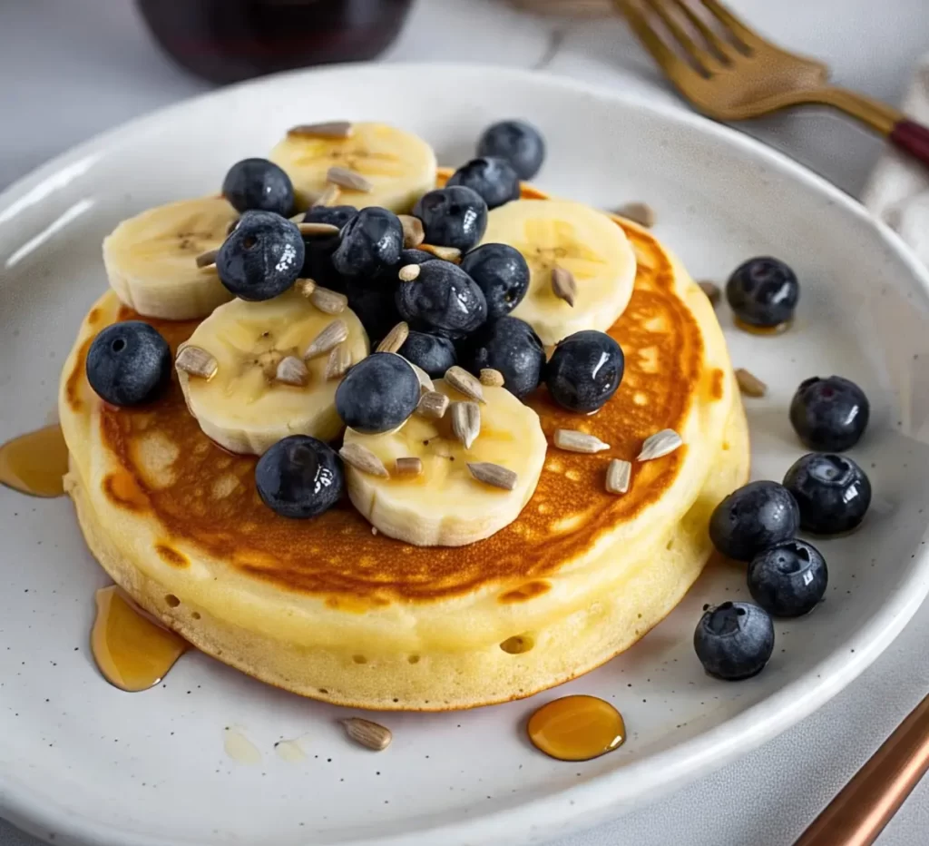Panqueca de Whey com Frutas e Sementes.